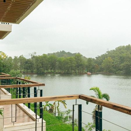 Hotel Oleander Farms, Karjat Extérieur photo