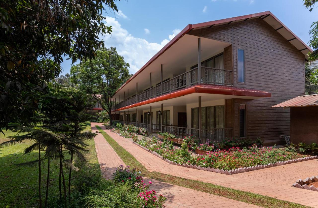 Hotel Oleander Farms, Karjat Extérieur photo