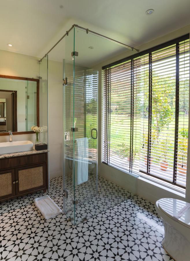 Hotel Oleander Farms, Karjat Extérieur photo